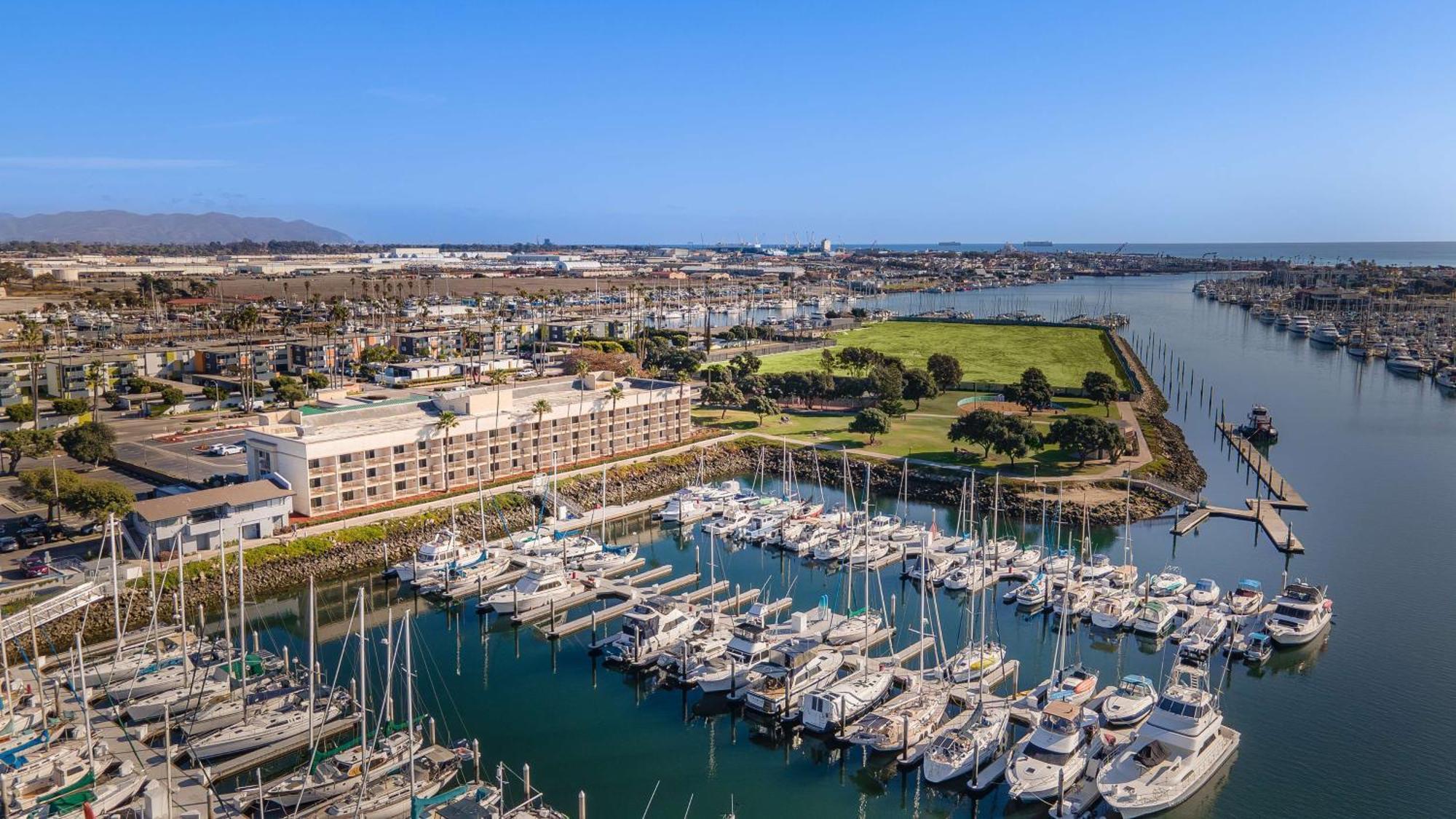 Hampton Inn Channel Islands Harbor Oxnard Exterior photo